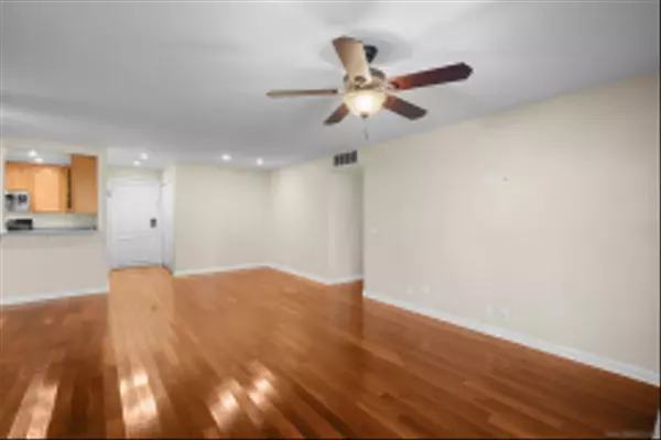 San Diego, CA 92108,10425 Caminito Cuervo #216