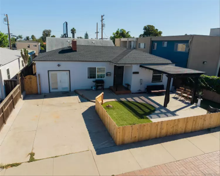 1951-1955 Hornblend, San Diego, CA 92109