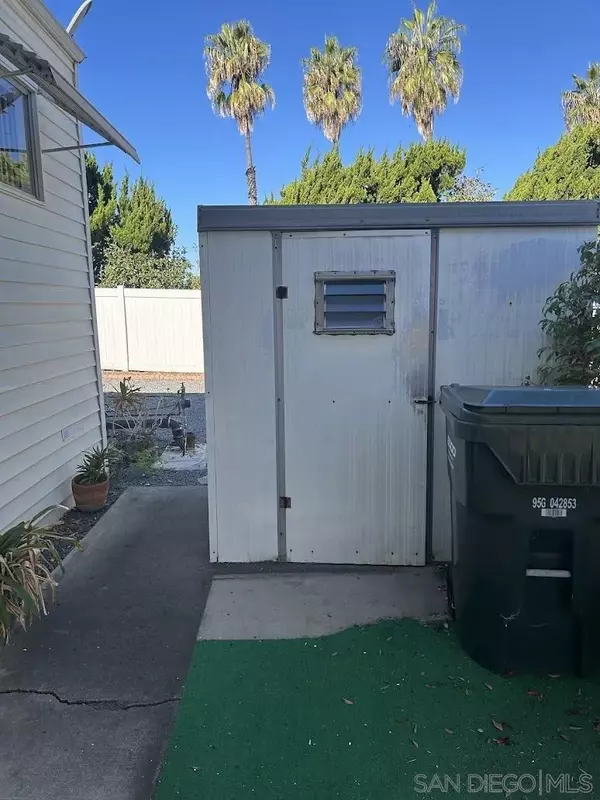 Vista, CA 92084,1501 Anza Avenue #5