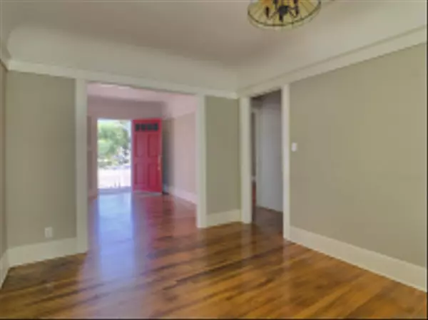 San Diego, CA 92103,4193 4th Ave.