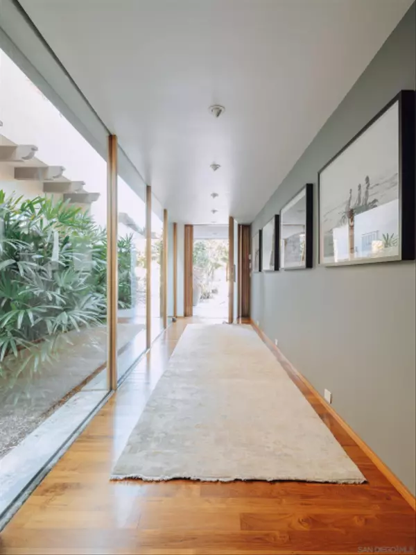 La Jolla, CA 92037,7934 Prospect Place