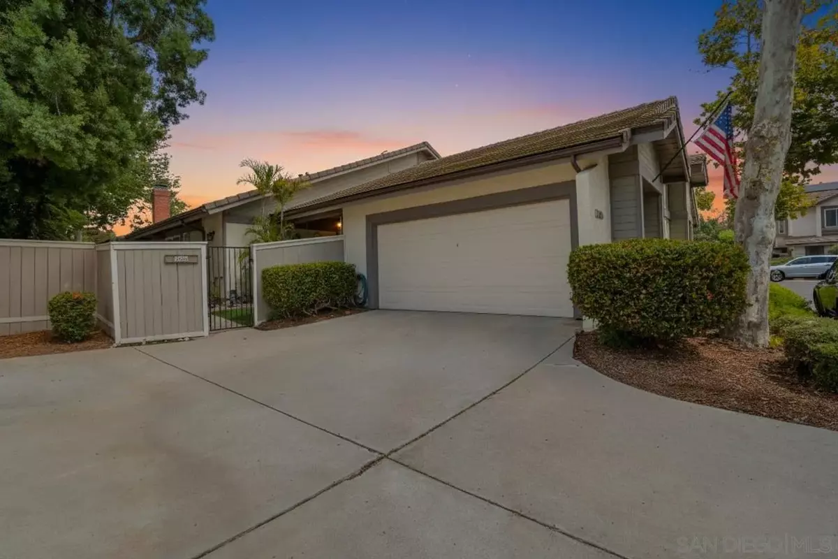 Poway, CA 92064,13286 Creek Park Ln