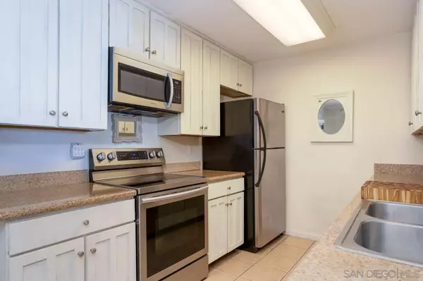 El Cajon, CA 92020,180 Chambers St #4