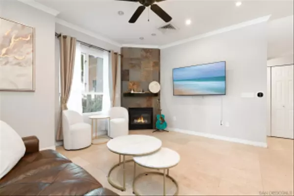 San Diego, CA 92101,1277 Kettner Blvd #102