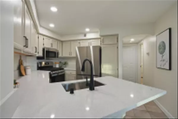 Oceanside, CA 92054,400 N the Strand #21