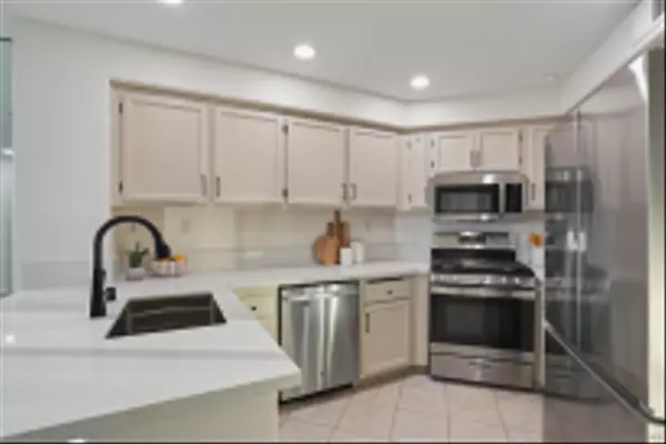 Oceanside, CA 92054,400 N the Strand #21