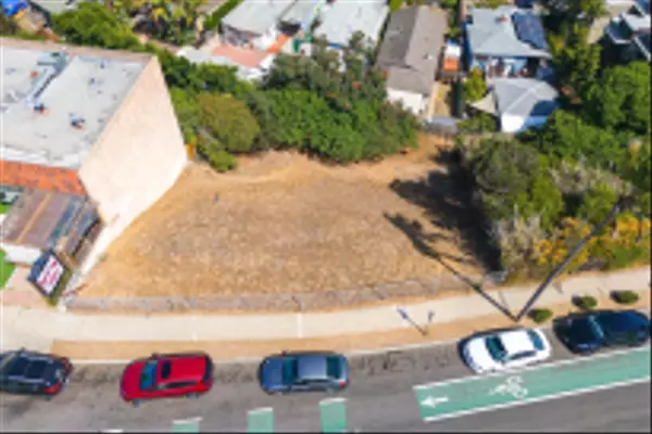 San Diego, CA 92107,Voltaire St #1