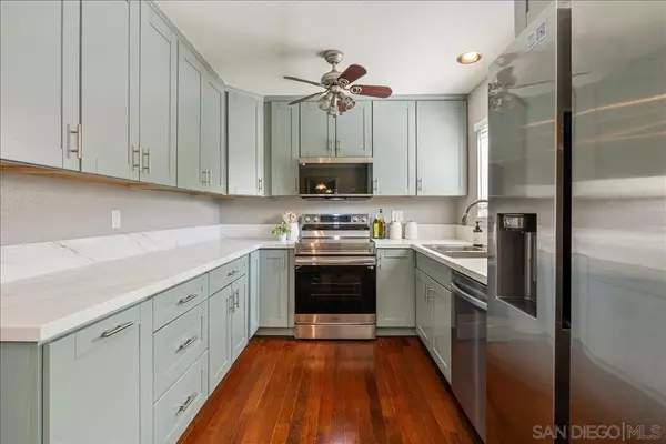 San Diego, CA 92115,6927 Amherst St #8