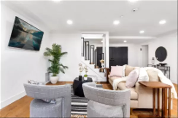 Poway, CA 92064,16021 Pomerado Rd