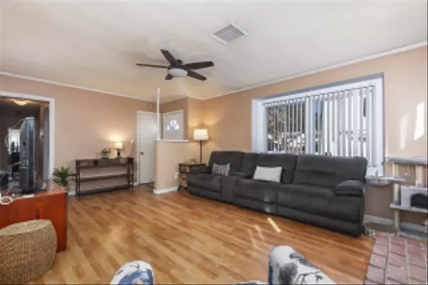 El Cajon, CA 92021,1256 TANGERINE ST