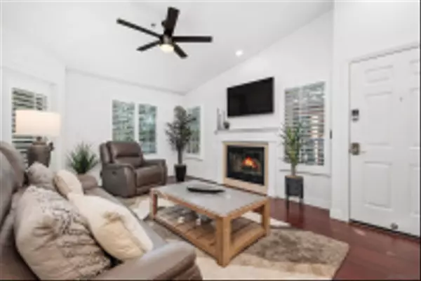 San Diego, CA 92128,18752 CAMINITO CANTILENA #166