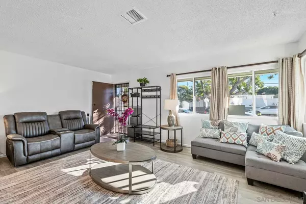 San Diego, CA 92111,3374 Ashford St