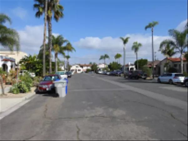 San Diego, CA 92116,4448 Felton St