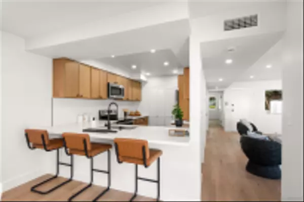 San Diego, CA 92117,5377 Balboa Ave