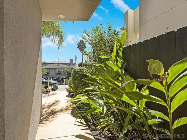 San Diego, CA 92109,938 Opal St