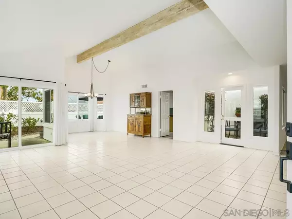 Oceanside, CA 92056,4744 AGORA WAY