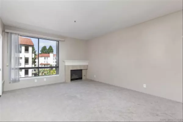 San Diego, CA 92110,5865 FRIARS RD #3306