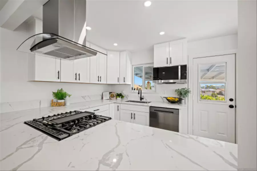 2951 MANOS DRIVE, San Diego, CA 92139