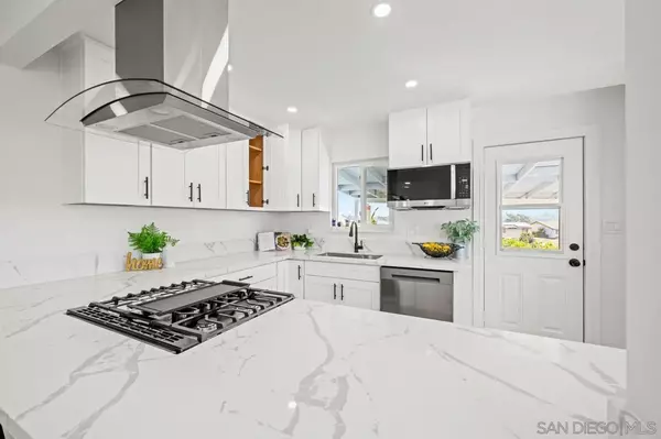 San Diego, CA 92139,2951 MANOS DRIVE