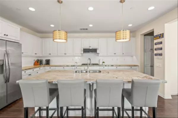 San Diego, CA 92127,15653 Tanner Ridge Rd