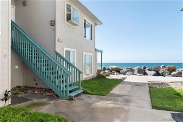 Imperial Beach, CA 91932,1680 Seacoast Drive #D