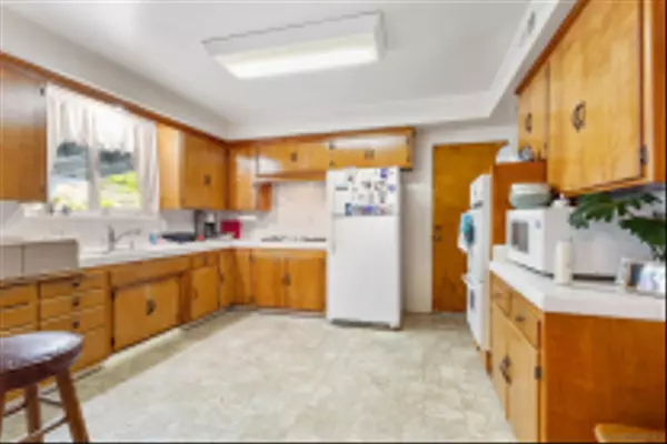 Vista, CA 92084,1724 S Santa Fe Ave