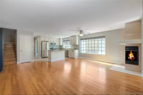 San Diego, CA 92109,1045 Turquoise Street #B