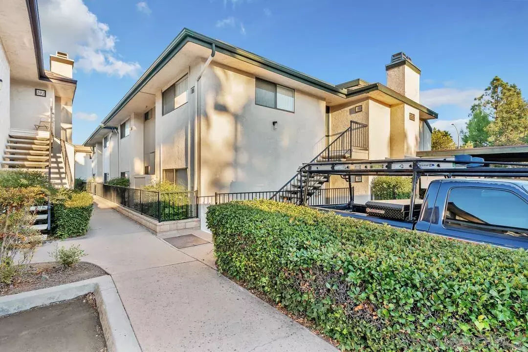 Escondido, CA 92025,450 W Vermont Ave 105