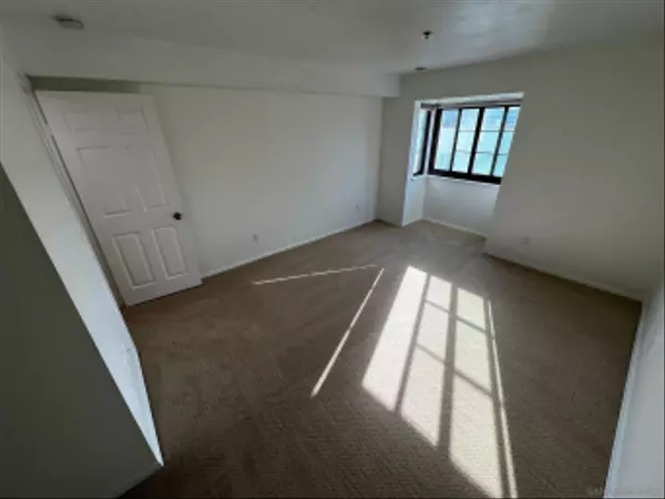 San Diego, CA 92101,1940 3Rd Ave #205