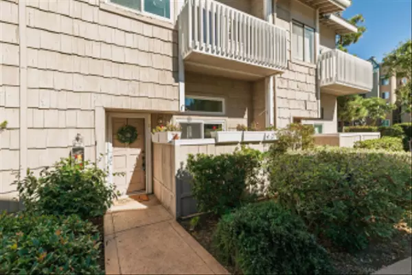 San Diego, CA 92122,4094 Mahaila Ave #B