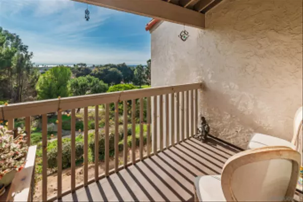 Carlsbad, CA 92011,907 Caminito Estrada #E