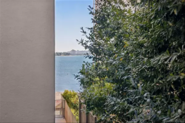 San Diego, CA 92109,1235 Parker Pl #2B