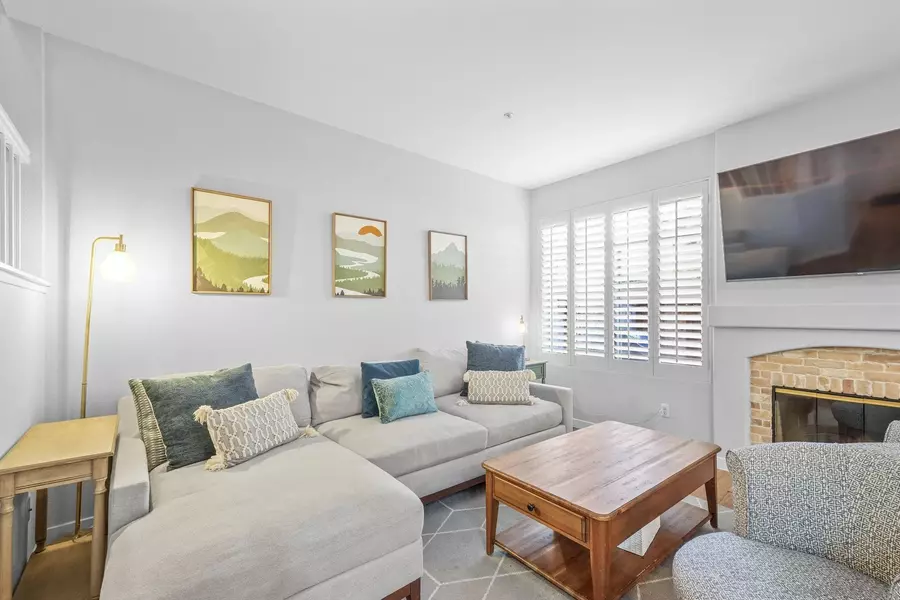 11378 Via Rancho San Diego #C, El Cajon, CA 92019