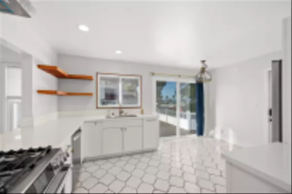 4734 Santa Cruz Ave, San Diego, CA 92107