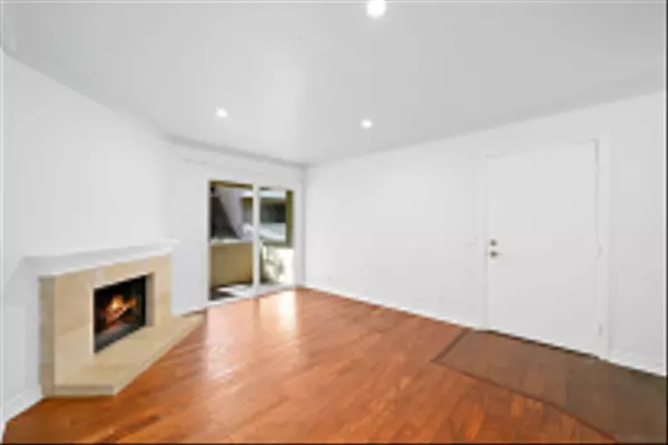 San Diego, CA 92131,9939 Erma Rd #101