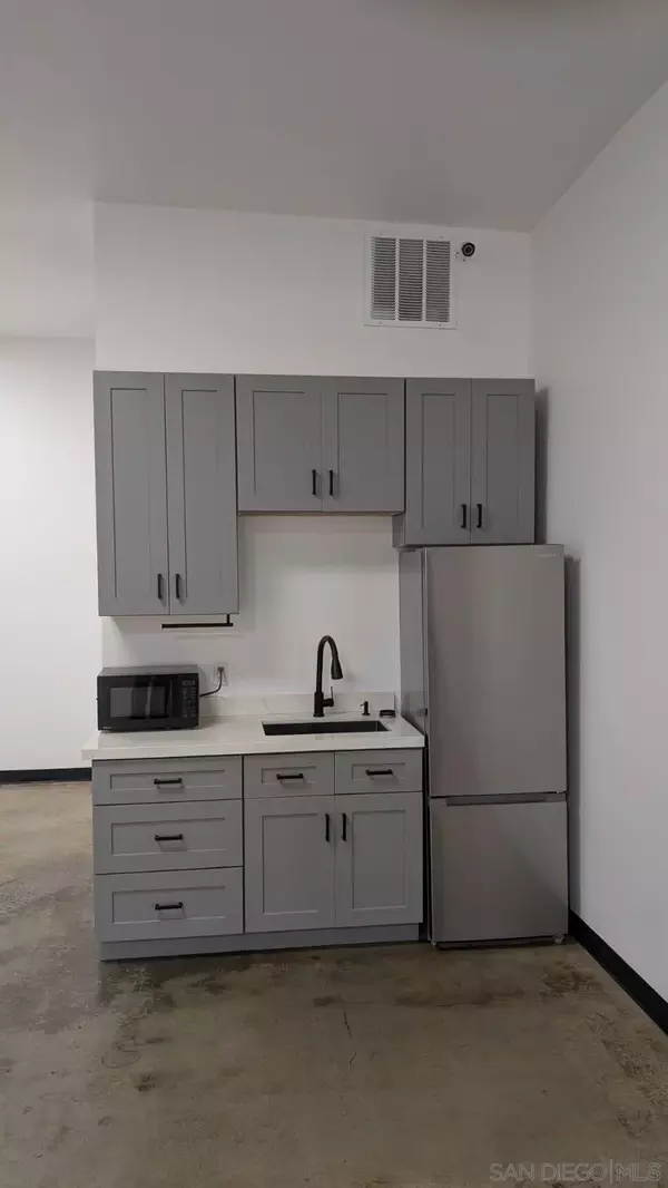 San Diego, CA 92110,3776 Riley St