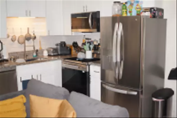 San Diego, CA 92115,4260 44th #217