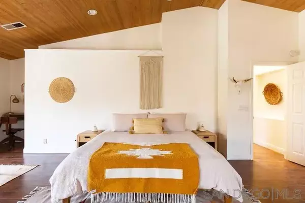 Encinitas, CA 92024,837 4th Street