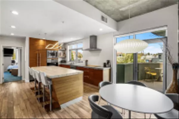 San Diego, CA 92103,3740 Park Blvd #210