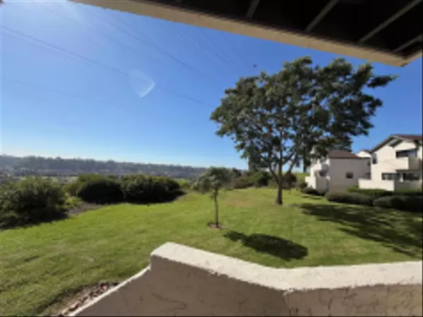 6635 Canyon Rim Row #182, San Diego, CA 92111