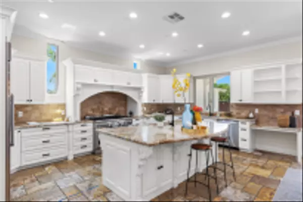 Encinitas, CA 92024,1280 Santa Fe Dr