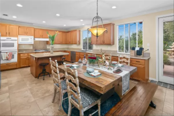 Escondido, CA 92027,624 Ridgemont Cir