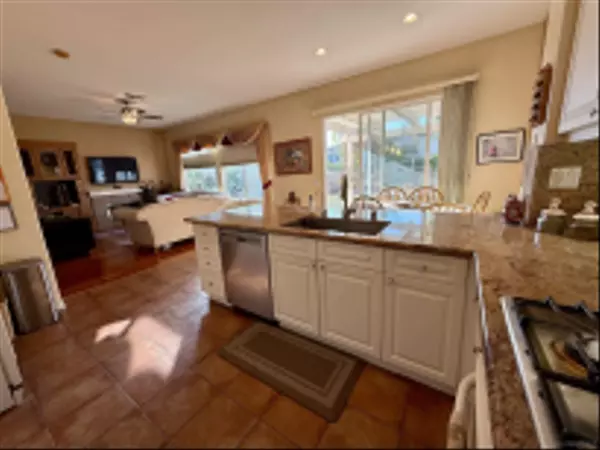 San Diego, CA 92130,5559 Willowmere Ln