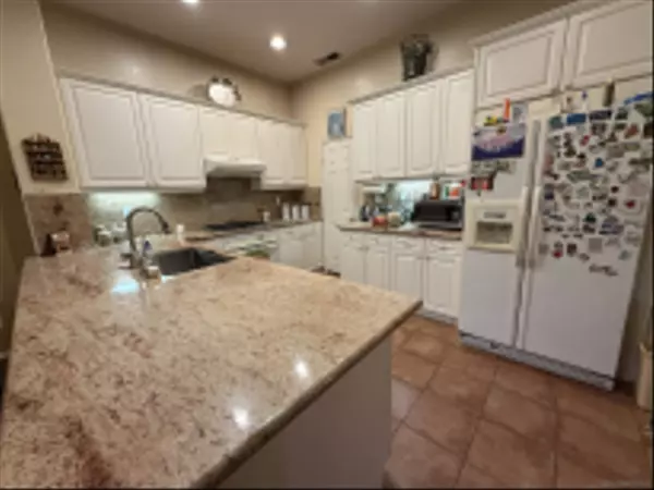 San Diego, CA 92130,5559 Willowmere Ln