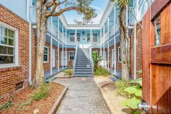 San Diego, CA 92103,3020 6th Avenue