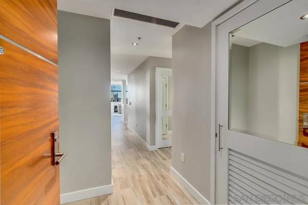 San Diego, CA 92101,700 W E St #2404