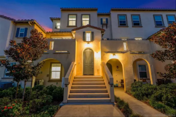 Oceanside, CA 92056,4382 Pacifica Way #4