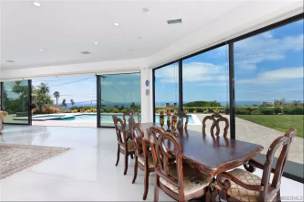 La Jolla, CA 92109,1168 Muirlands Vista Way