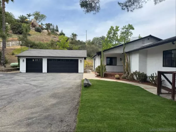 28983 Mountain Meadow Rd, Escondido, CA 92026