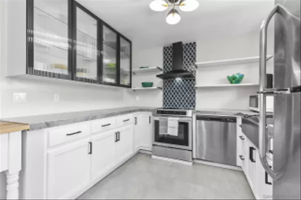 San Diego, CA 92117,2510 Clairemont Dr #303